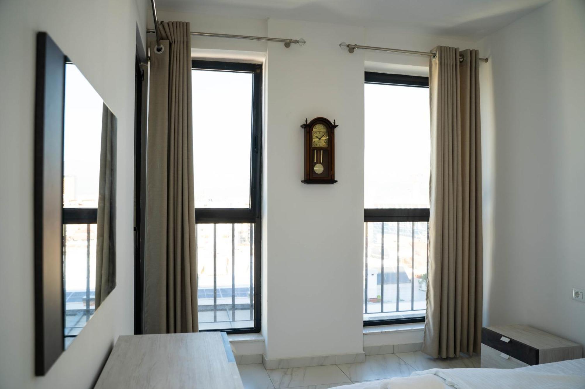 Tirana Hideaways , Breathtaking View Appartement Buitenkant foto